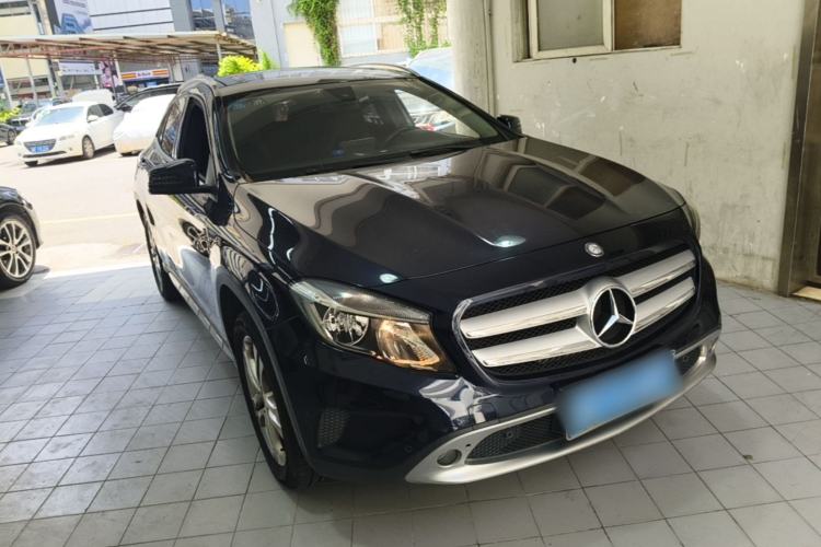 Used Mercedes-Benz GLA 2016 GLA 200 Sport Edition Front Right 45 Deg