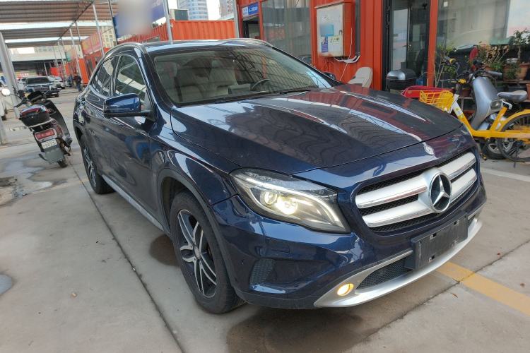 Used Mercedes-Benz GLA 2016 GLA 220 4MATIC Fashion Edition Front Right 45 Deg