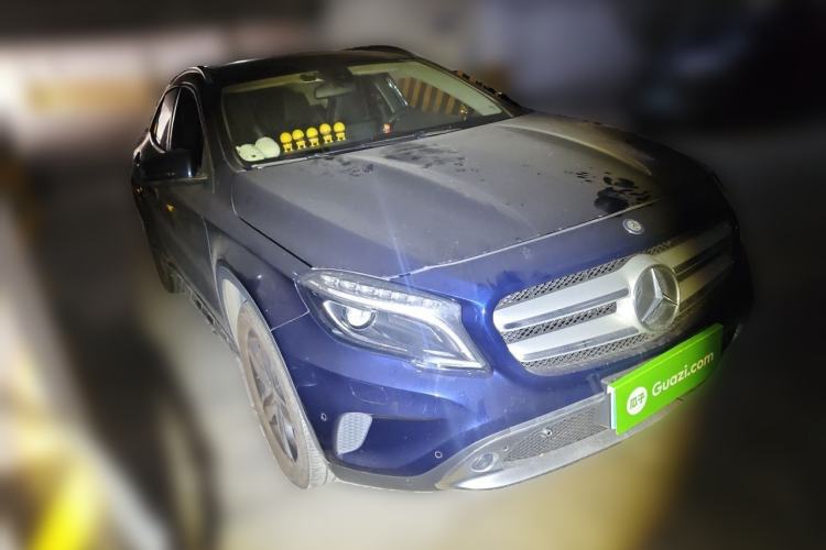 Used Mercedes-Benz GLA 2016 GLA 200 Fashion Model Front Right 45 Deg
