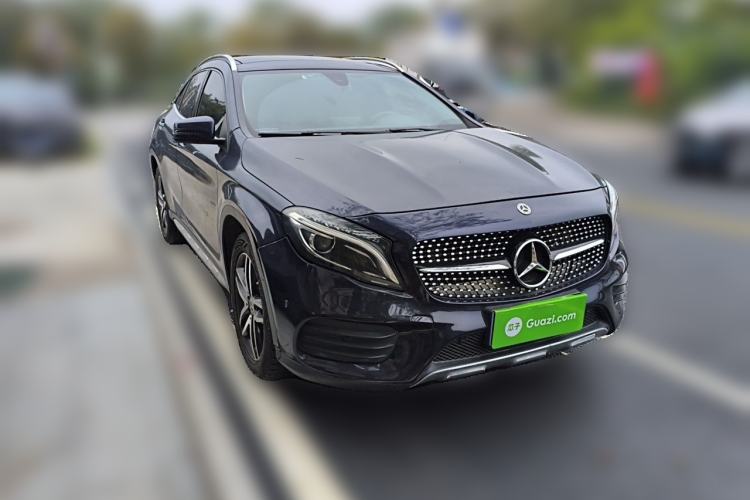 Used Mercedes-Benz GLA 2016 GLA 200 Fashion Model Front Right 45 Deg