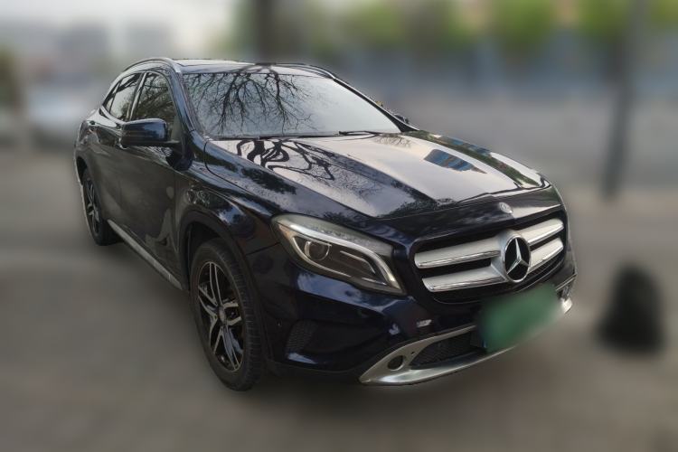 Used Mercedes-Benz GLA 2016 GLA 200 Fashion Model Front Right 45 Deg