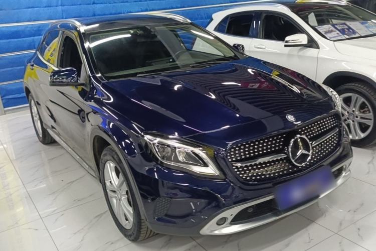 Used Mercedes-Benz GLA 2016 GLA 200 Sport Edition Front Right 45 Deg