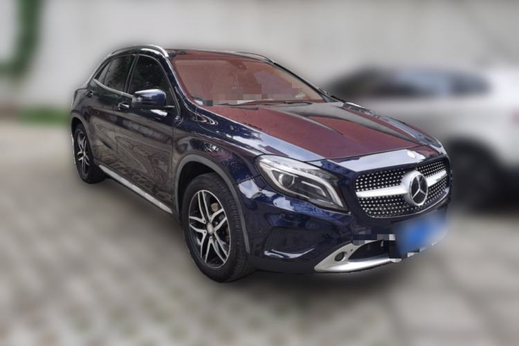 Used Mercedes-Benz GLA 2016 GLA 200 Fashion Model Front Right 45 Deg