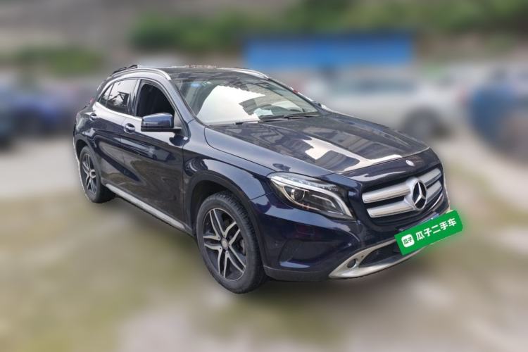 Used Mercedes-Benz GLA 2016 GLA 200 Fashion Model Front Right 45 Deg