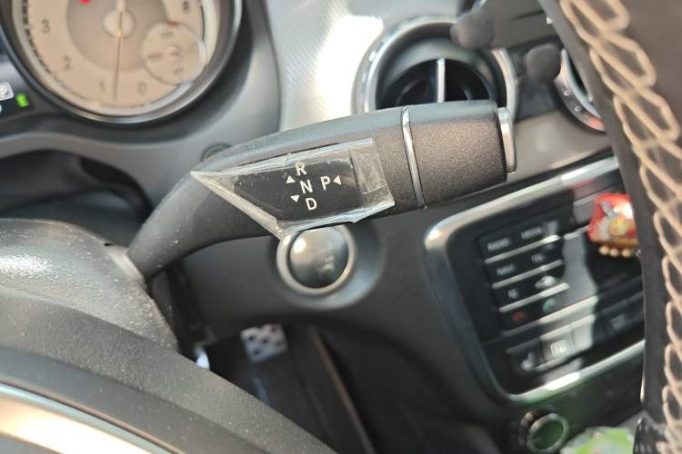Used Mercedes-Benz GLA 2016 GLA 220 4MATIC Fashion Edition Gear Lever