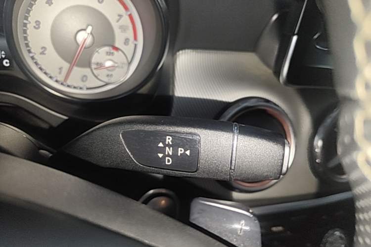 Used Mercedes-Benz GLA 2016 GLA 220 4MATIC Fashion Edition Gear Lever