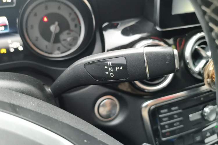 Used Mercedes-Benz GLA 2016 GLA 200 Fashion Model Gear Lever