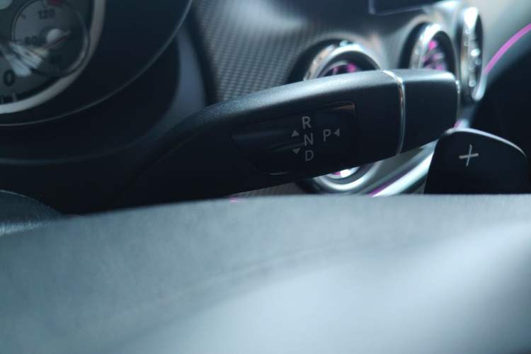 Used Mercedes-Benz GLA 2016 GLA 220 4MATIC Fashion Edition Gear Lever