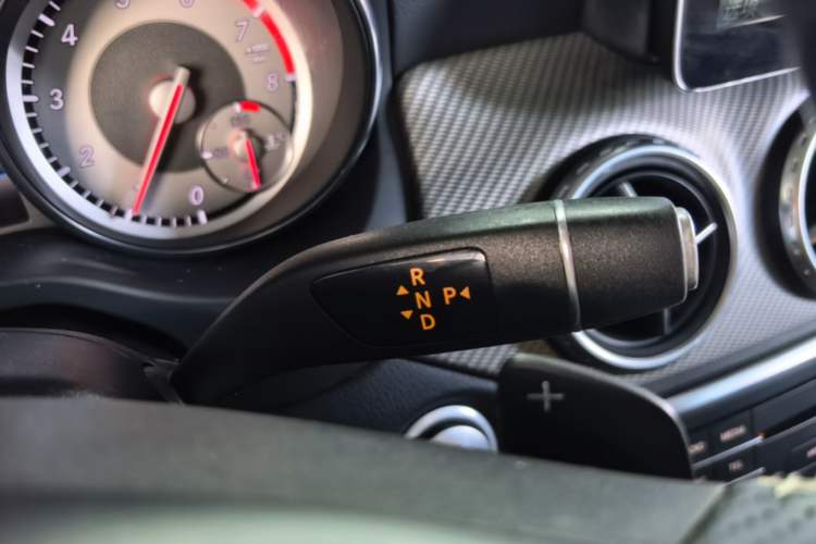 Used Mercedes-Benz GLA 2016 GLA 200 Fashion Model Gear Lever