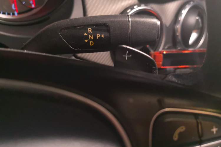 Used Mercedes-Benz GLA 2016 GLA 200 Blue Edition Gear Lever