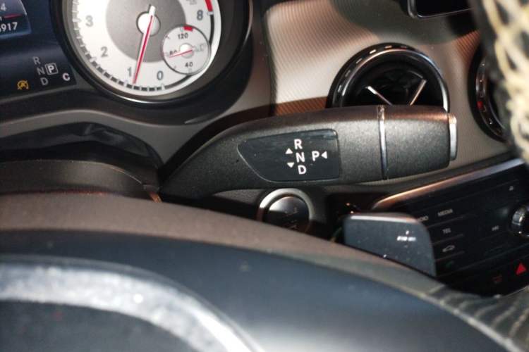 Used Mercedes-Benz GLA 2016 GLA 220 4MATIC Luxury Model Gear Lever
