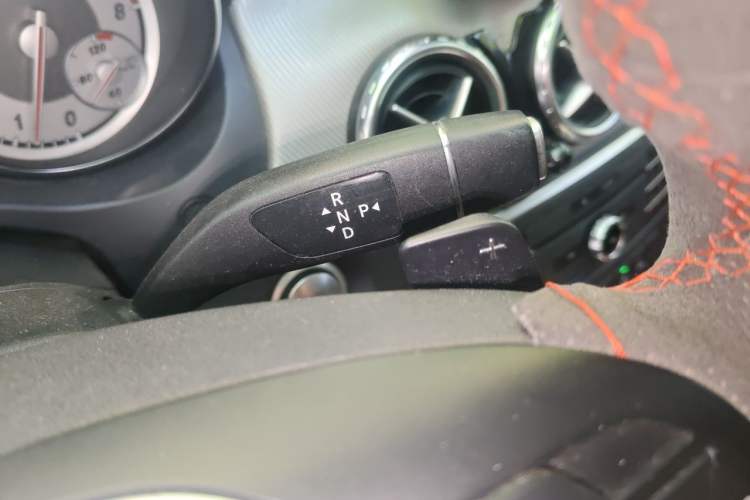 Used Mercedes-Benz GLA 2016 GLA 200 Fashion Model Gear Lever