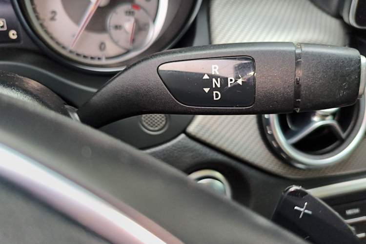 Used Mercedes-Benz GLA 2016 GLA 200 Fashion Model Gear Lever