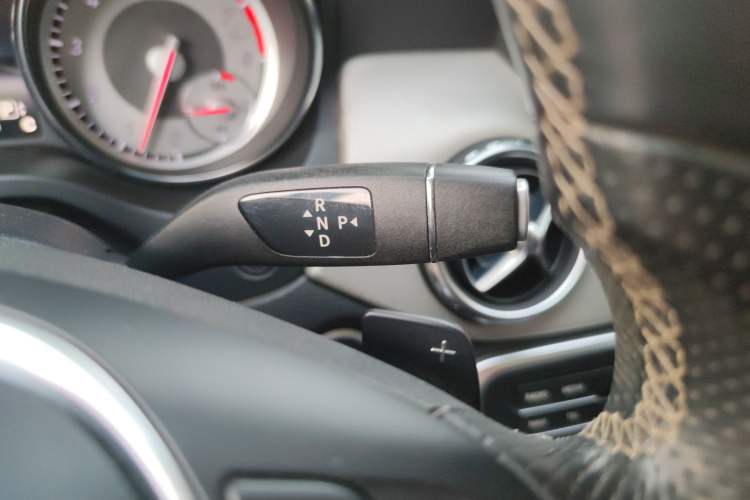 Used Mercedes-Benz GLA 2016 GLA 200 Fashion Model Gear Lever