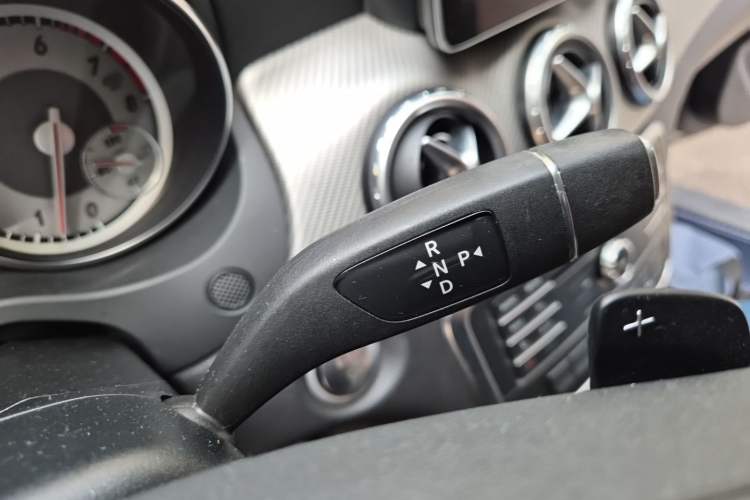 Used Mercedes-Benz GLA 2016 GLA 200 Fashion Model Gear Lever