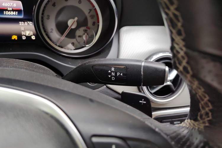 Used Mercedes-Benz GLA 2016 GLA 200 Fashion Model Gear Lever