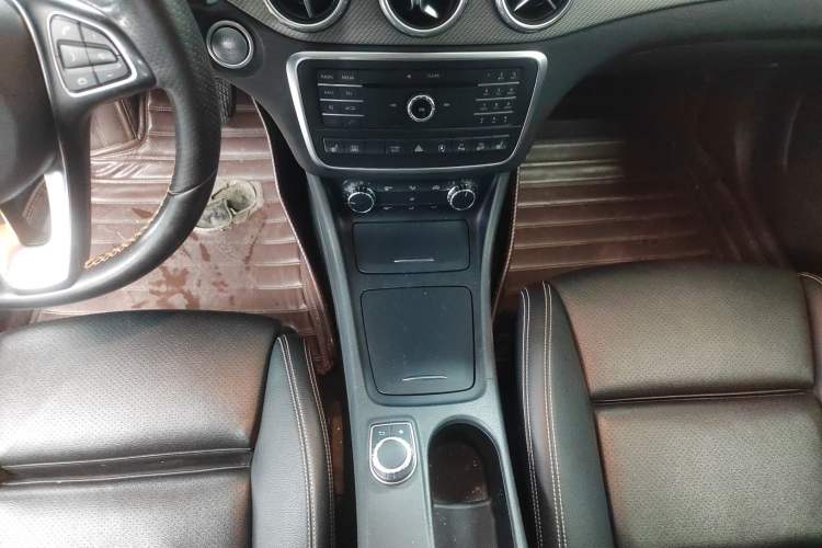 Used Mercedes-Benz GLA 2016 GLA 220 4MATIC Fashion Edition Gear Lever