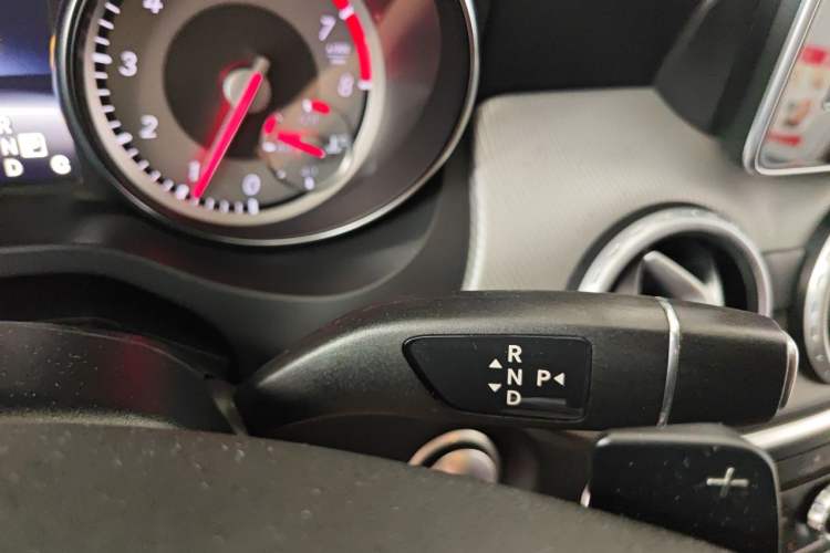 Used Mercedes-Benz GLA 2016 GLA 200 Fashion Model Gear Lever