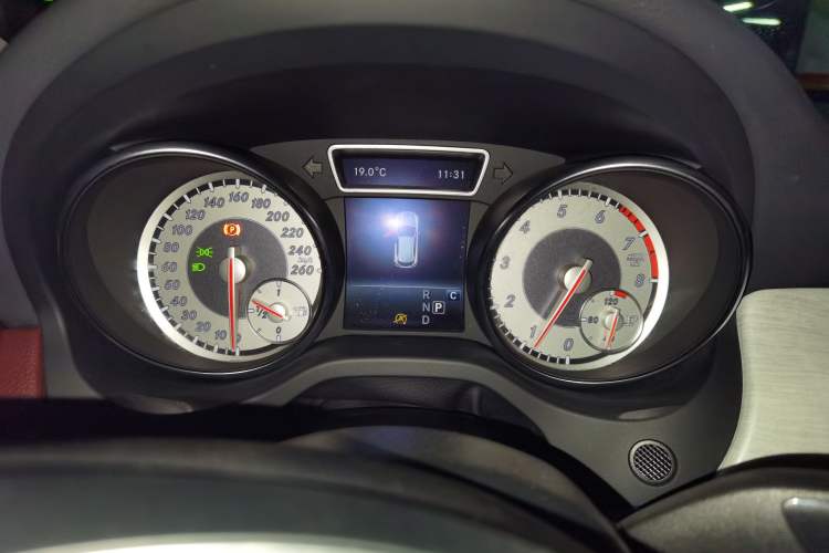 Used Mercedes-Benz GLA 2016 GLA 200 Fashion Model Instrument Cluster