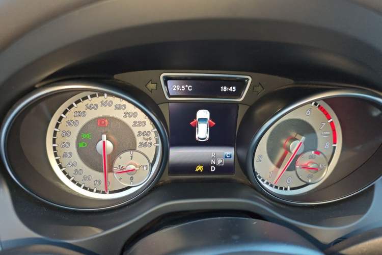 Used Mercedes-Benz GLA 2016 GLA 200 Fashion Model Instrument Cluster