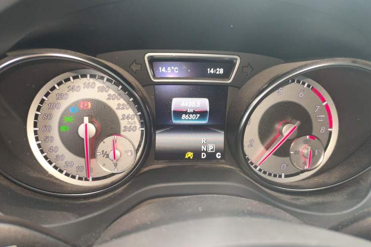 Used Mercedes-Benz GLA 2016 GLA 200 Fashion Model Instrument Cluster