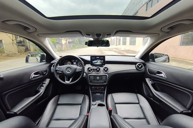 Used Mercedes-Benz GLA 2016 GLA 200 Fashion Model Interior 1