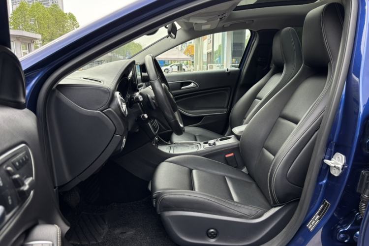 Used Mercedes-Benz GLA 2016 GLA 200 Fashion Model Interior 2