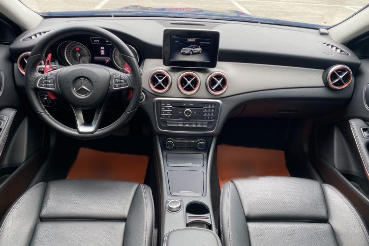 Used Mercedes-Benz GLA 2016 GLA 200 Sport Edition Interior 2