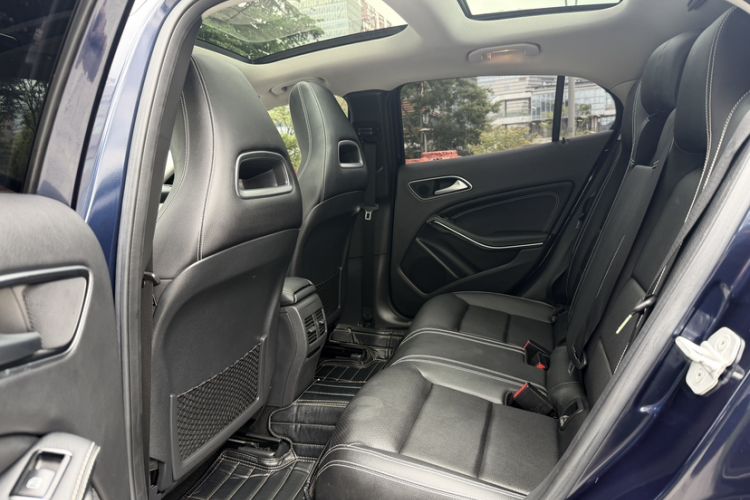 Used Mercedes-Benz GLA 2016 GLA 220 4MATIC Fashion Edition Interior 3