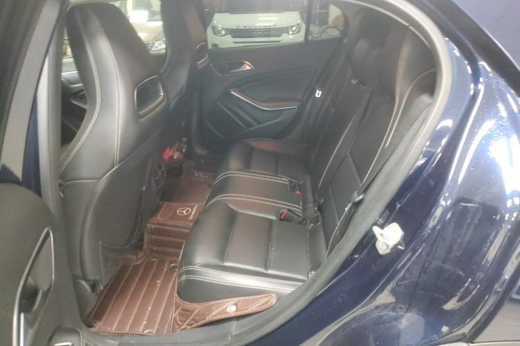 Used Mercedes-Benz GLA 2016 GLA 220 4MATIC Fashion Edition Interior 4
