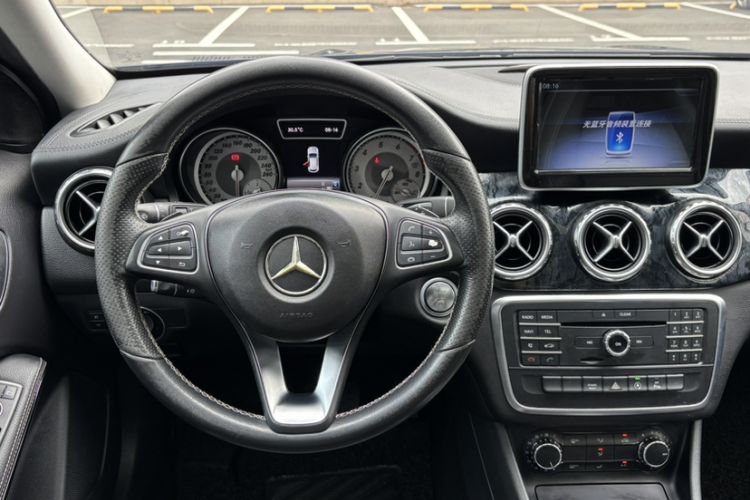 Used Mercedes-Benz GLA 2016 GLA 200 Fashion Model Interior 5