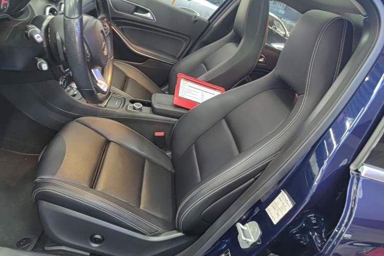 Used Mercedes-Benz GLA 2016 GLA 220 4MATIC Fashion Edition Left Front Seat