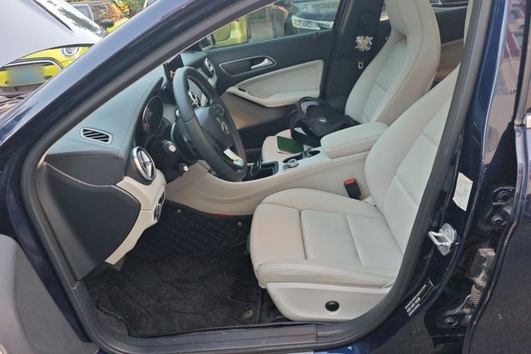Used Mercedes-Benz GLA 2016 GLA 200 Fashion Model Left Front Seat