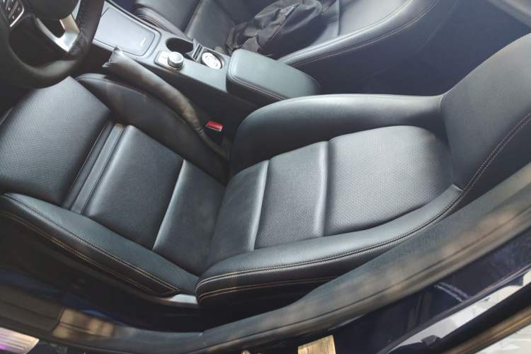 Used Mercedes-Benz GLA 2016 GLA 220 4MATIC Fashion Edition Left Front Seat