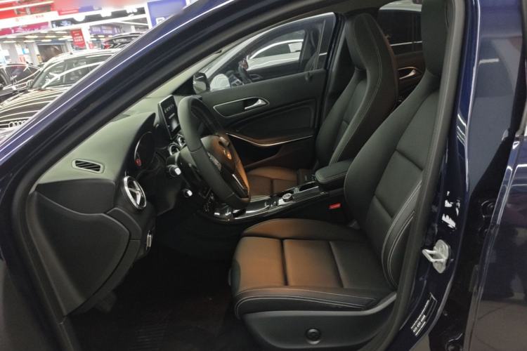 Used Mercedes-Benz GLA 2016 GLA 200 Sport Edition Left Front Seat