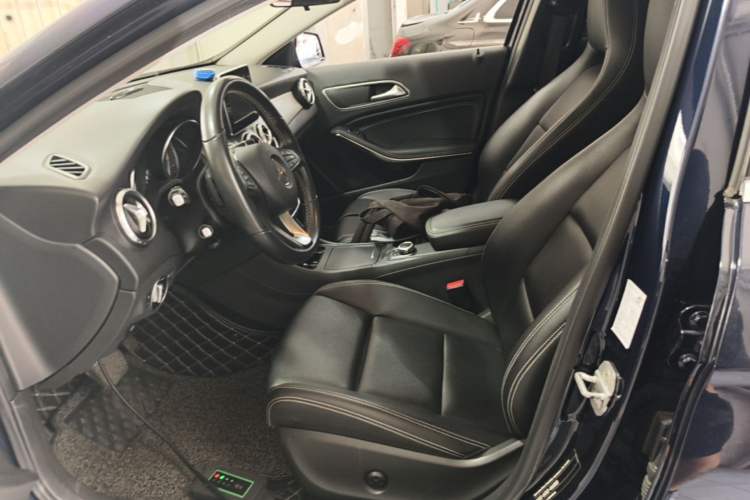 Used Mercedes-Benz GLA 2016 GLA 200 Sport Edition Left Front Seat