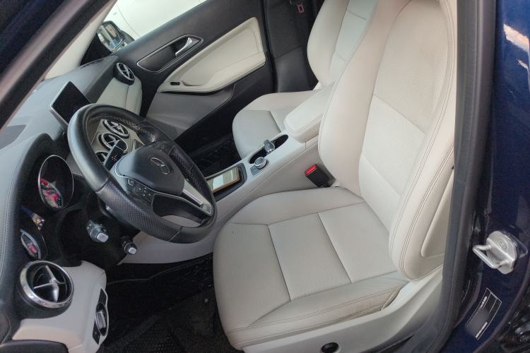 Used Mercedes-Benz GLA 2016 GLA 220 4MATIC Fashion Edition Left Front Seat