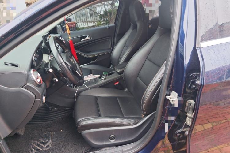 Used Mercedes-Benz GLA 2016 GLA 220 4MATIC Fashion Edition Left Front Seat