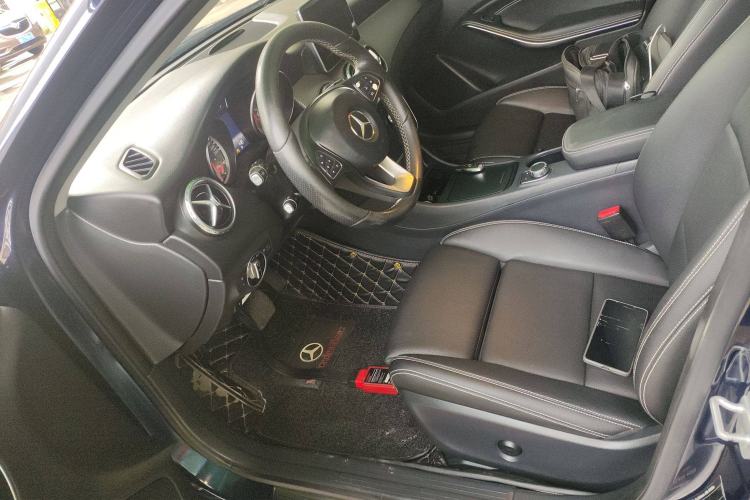 Used Mercedes-Benz GLA 2016 GLA 200 Sport Edition Left Front Seat
