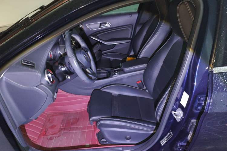 Used Mercedes-Benz GLA 2016 GLA 200 Fashion Model Left Front Seat