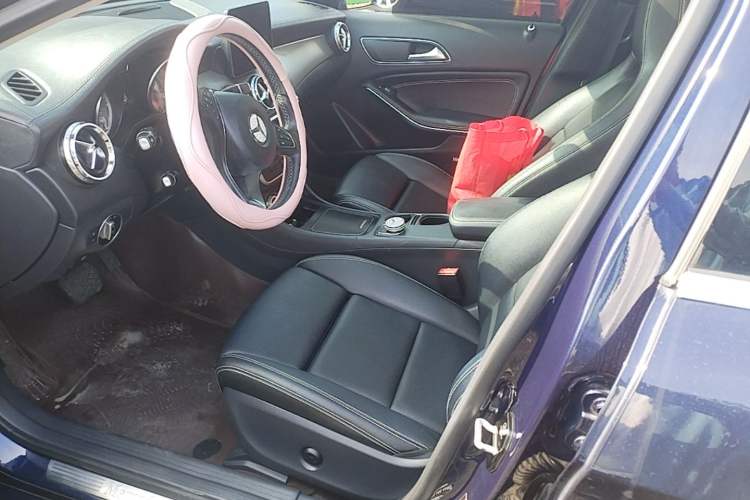 Used Mercedes-Benz GLA 2016 GLA 200 Fashion Model Left Front Seat