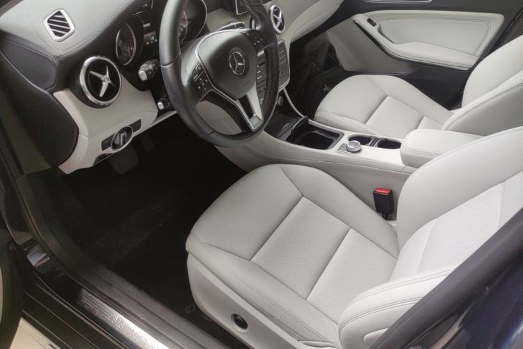 Used Mercedes-Benz GLA 2016 GLA 220 4MATIC Fashion Edition Left Front Seat