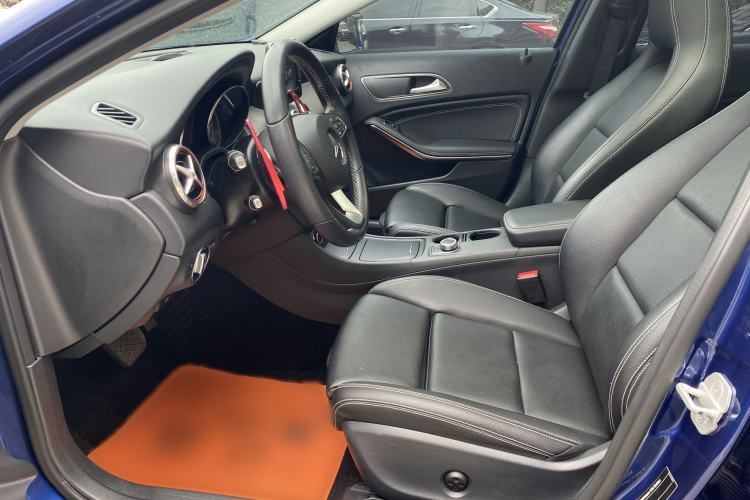 Used Mercedes-Benz GLA 2016 GLA 200 Sport Edition Left Front Seat