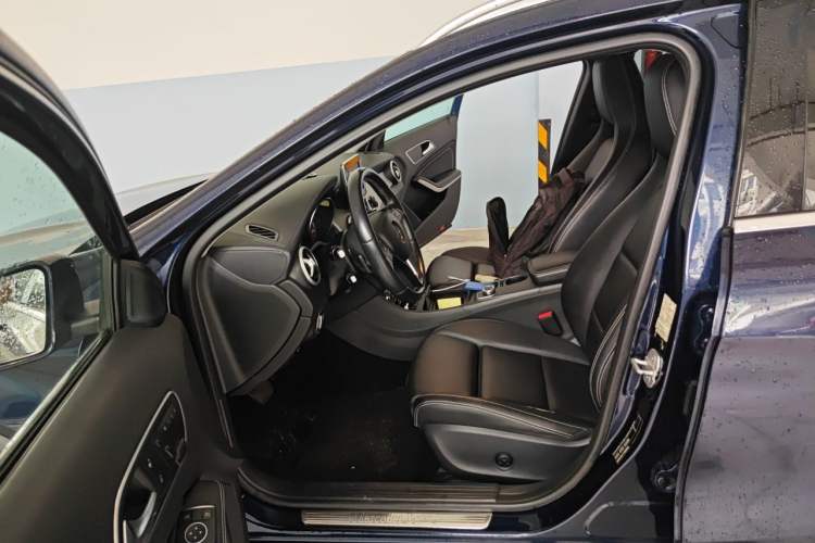 Used Mercedes-Benz GLA 2016 GLA 200 Fashion Model Left Front Seat