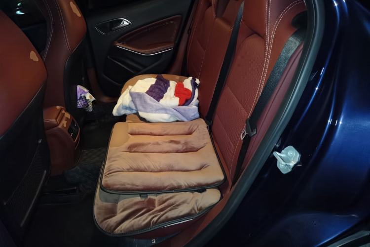 Used Mercedes-Benz GLA 2016 GLA 200 Fashion Model Left Rear Seat