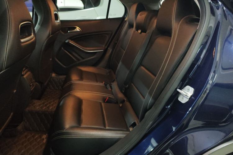 Used Mercedes-Benz GLA 2016 GLA 200 Fashion Model Left Rear Seat