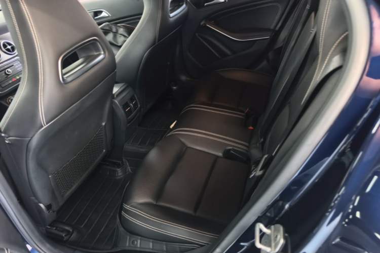 Used Mercedes-Benz GLA 2016 GLA 200 Fashion Model Left Rear Seat