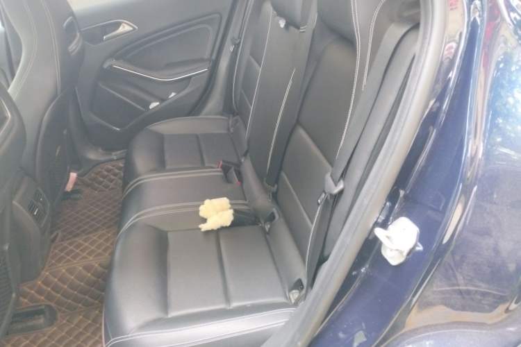 Used Mercedes-Benz GLA 2016 GLA 200 Fashion Model Left Rear Seat