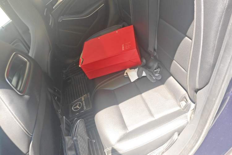 Used Mercedes-Benz GLA 2016 GLA 200 Fashion Model Left Rear Seat