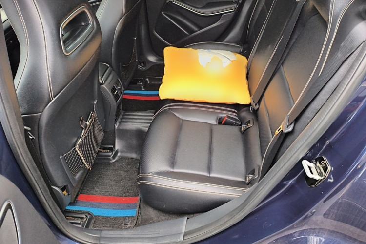 Used Mercedes-Benz GLA 2016 GLA 200 Fashion Model Left Rear Seat